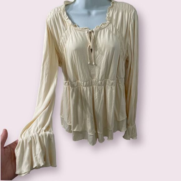 Boston Proper Long Sleeve Flowy Cream Blouse Size Medium - Picture 4 of 5